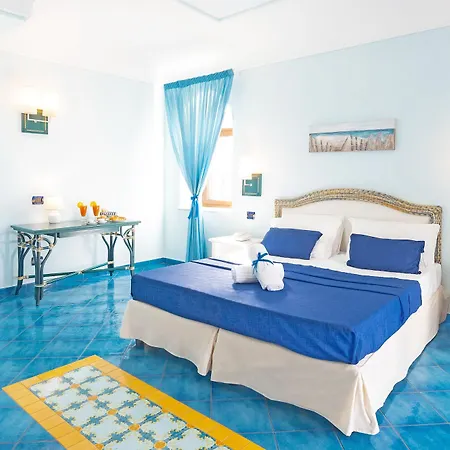 Myage Отель 4*